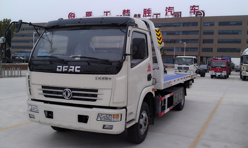 東風多利卡清障車