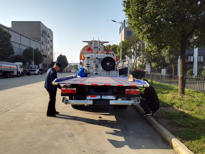 東風(fēng)多利卡清障車