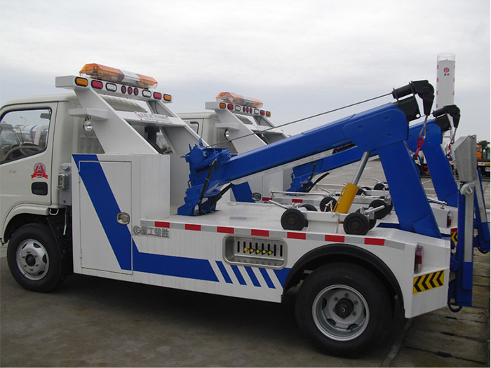 東風(fēng)多利卡D6一拖一清障車(chē)