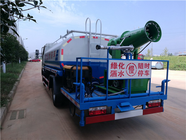 東風(fēng)多利卡D7綠化噴灑車(chē)
