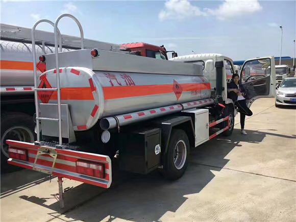 藍牌加油車3.jpg